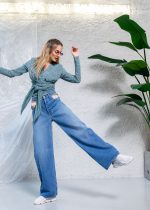 Ψηλόμεσο τζιν με φαρδύ μπατζάκι