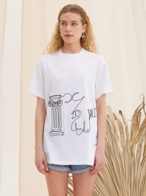 Embroidered unisex t-shirt