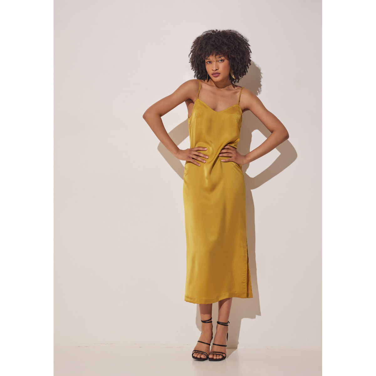 DELIGHT SILKY MIDI DRESS MUSTARD