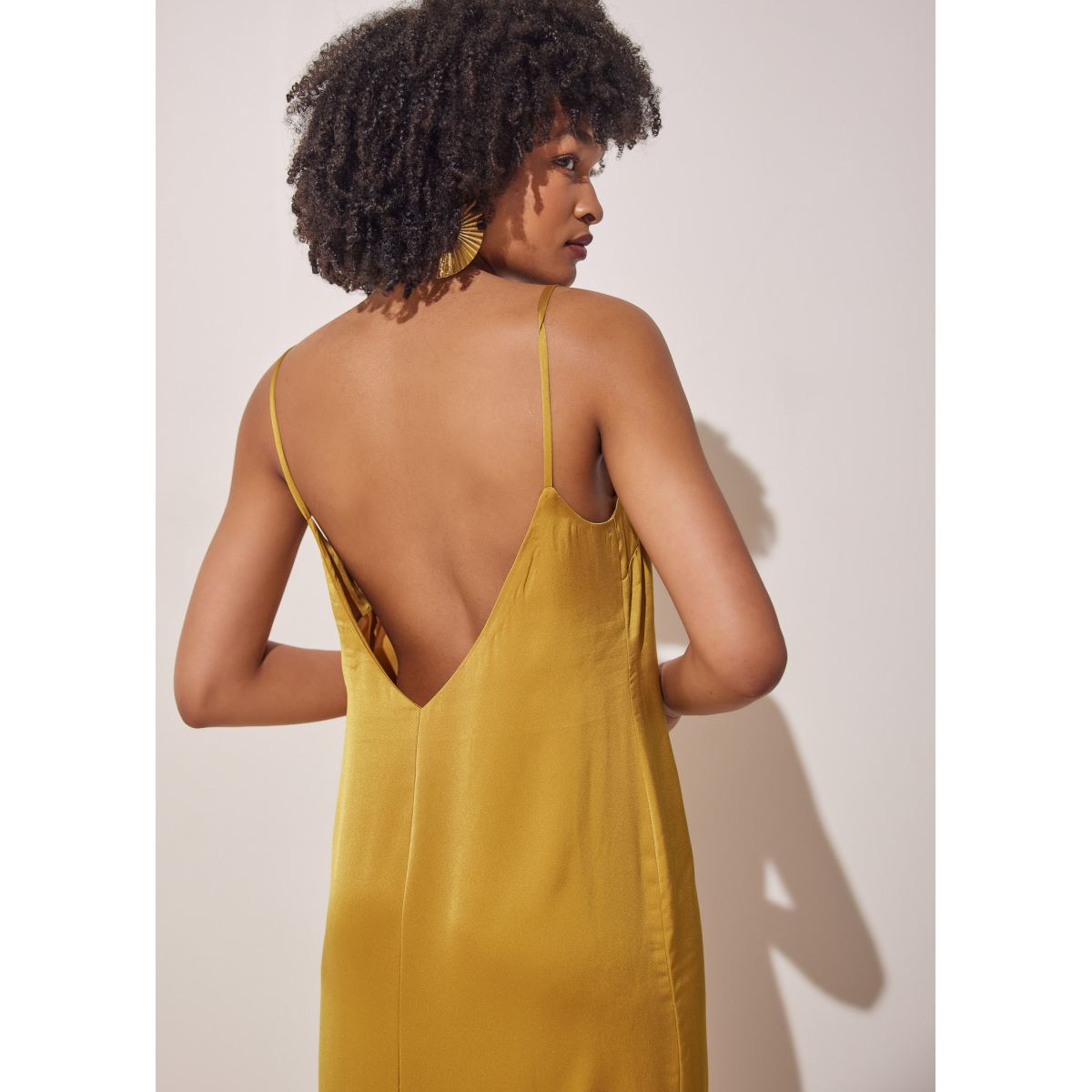 DELIGHT SILKY MIDI DRESS MUSTARD