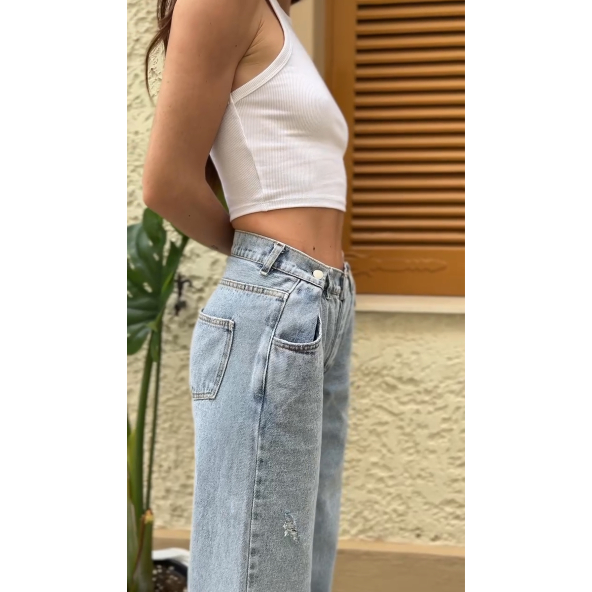 BUTTON ADJUSTABLE WAIST LIGHT BLUE JEANS